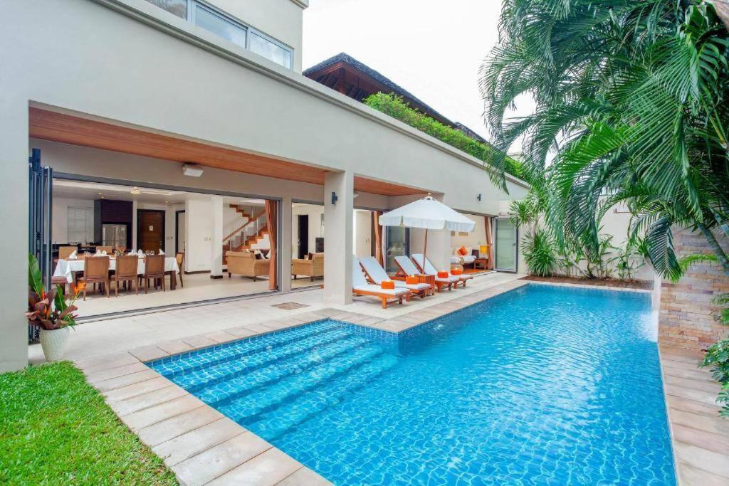 The 203 Villa *